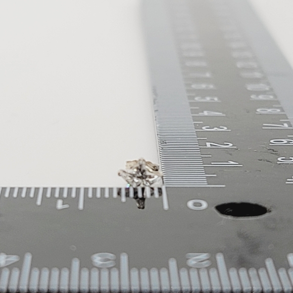 New Star shape CZ earrings - Picture 2 of 6